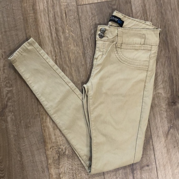 COVERGIRL Denim - NWOT! - COVER GIRL Skinny Fit Jean Style Pants w/Stretch